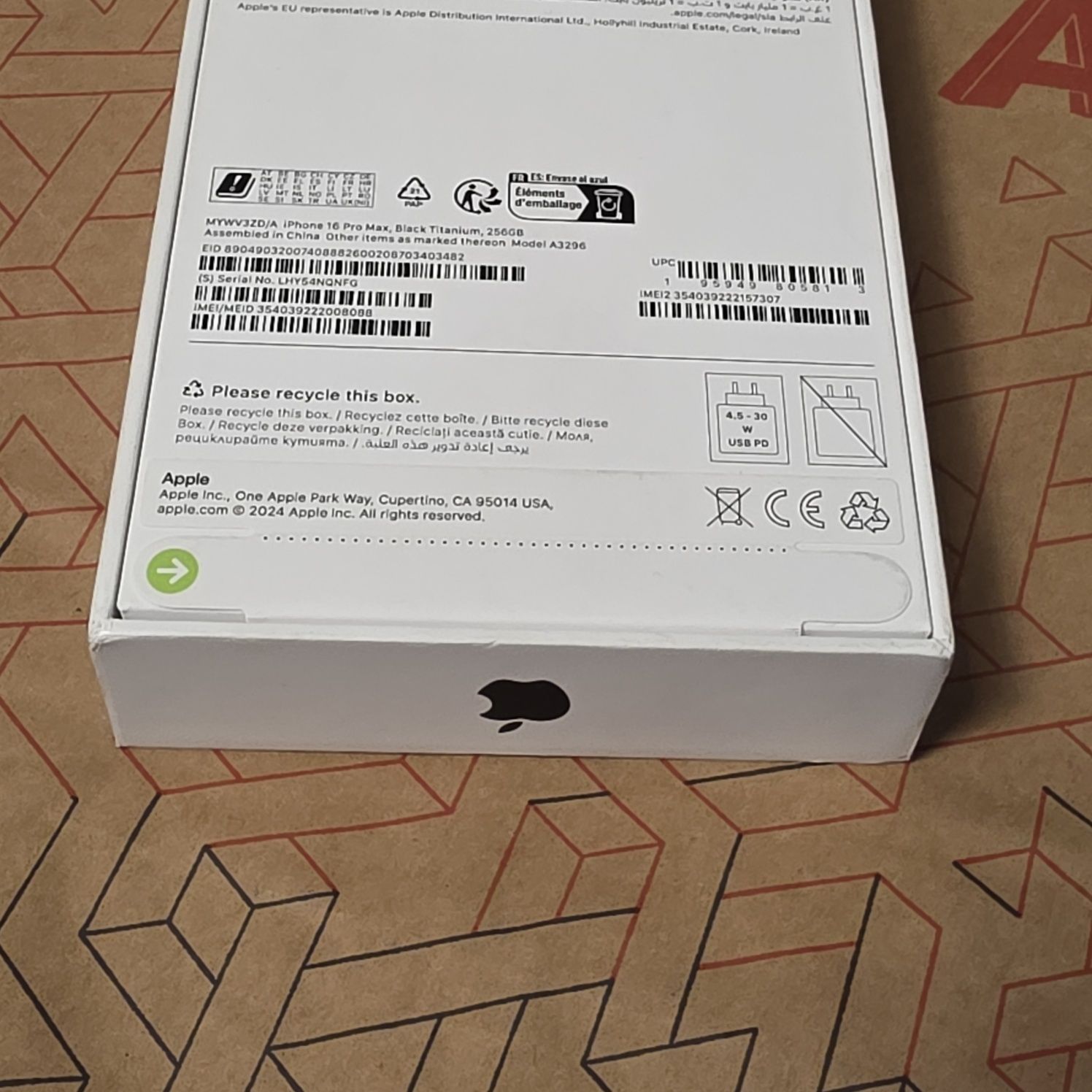 ЗАПЕЧАТАН 256GB iPhone 16 Pro MAX Гаранция от A1 до 2027 Black / Черен