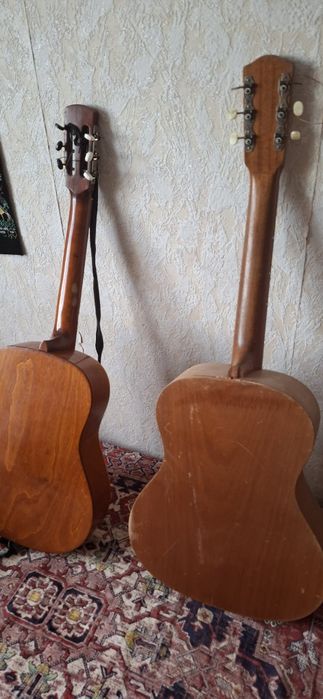 2 китари в почти безупречно състояние