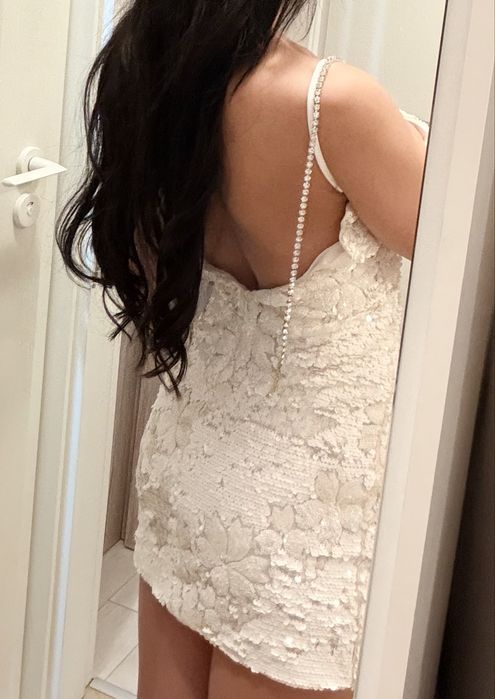 Бяла рокля с пайети