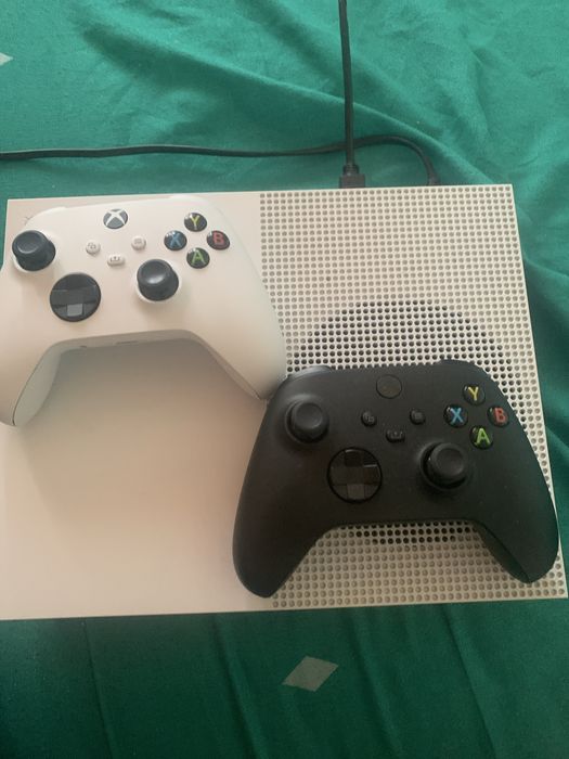 xbox one s cu 2 controllere de xbox series s/x