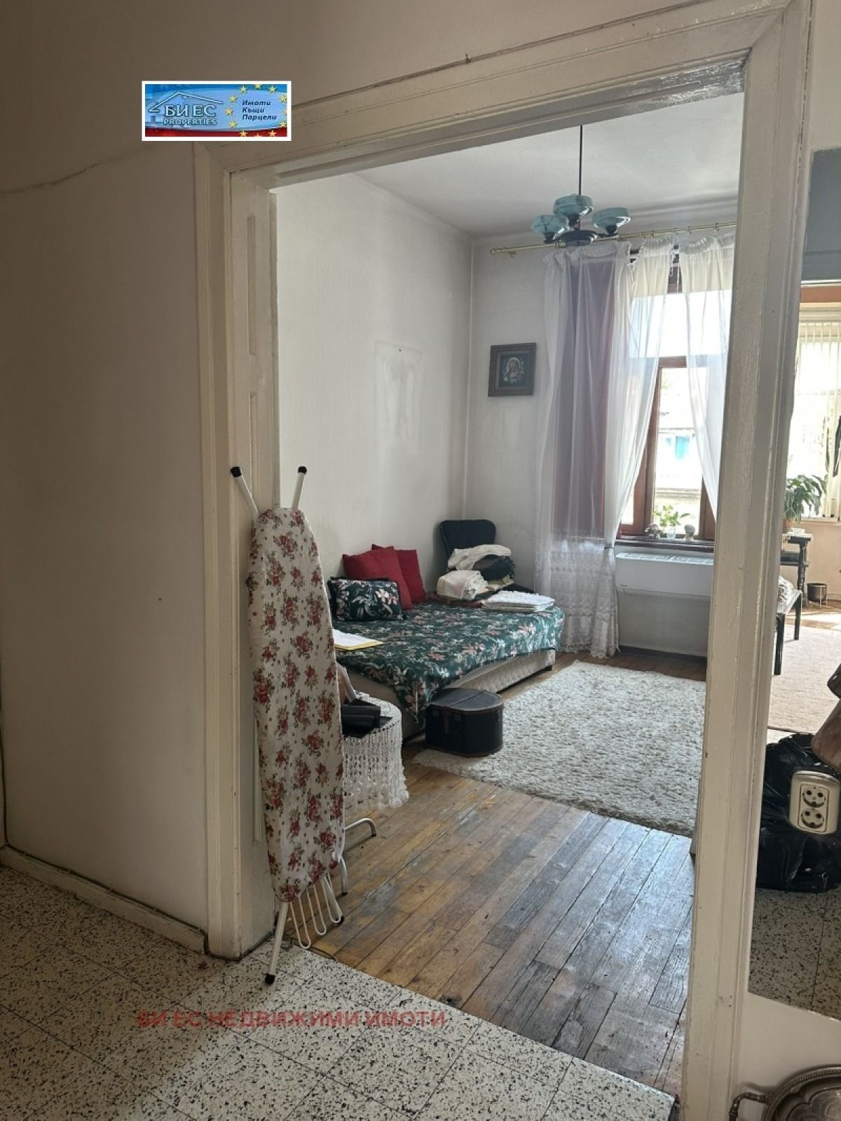 Продажба 3-стаен гр. София - Център 103m²