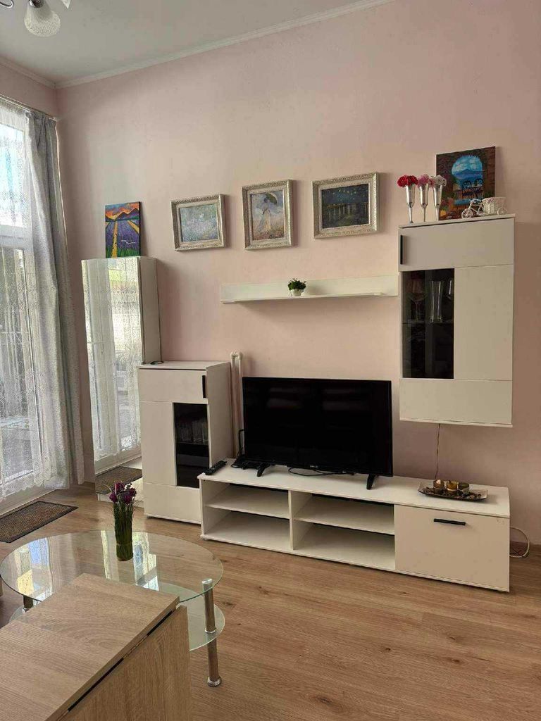 Дава се под наем Едностаен апартамент в София, Полигона - 34 кв.м за 458.49 € - Снимка #1