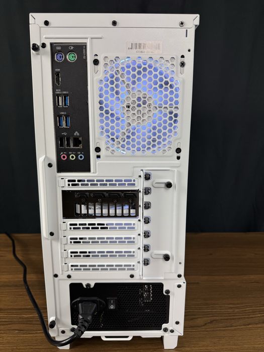 Gaming PC RTX 5060 TI, Ryzen 5 5600x, 24 gb ddr4