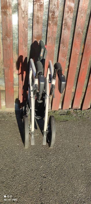 Cadru ajutator,rolator