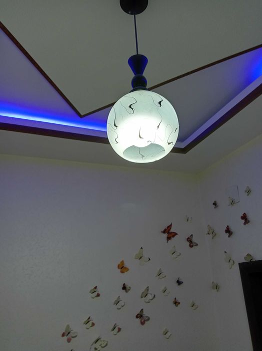 Люстра в хорошем состоянии