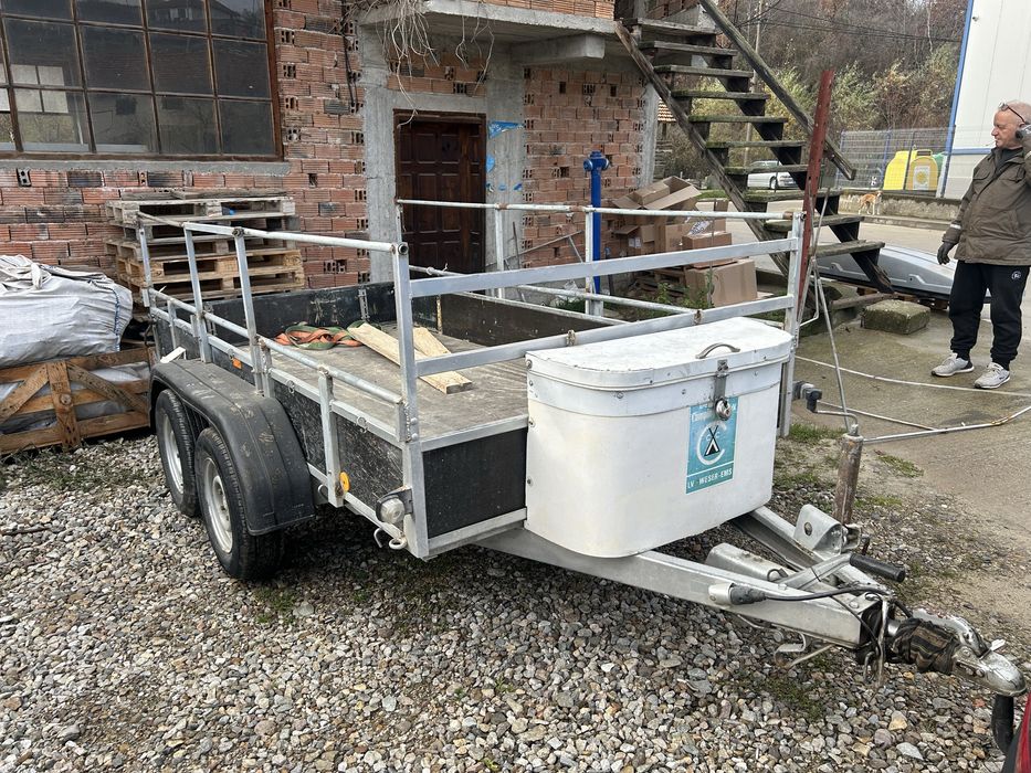 Ремарке двуосно 2000 кг