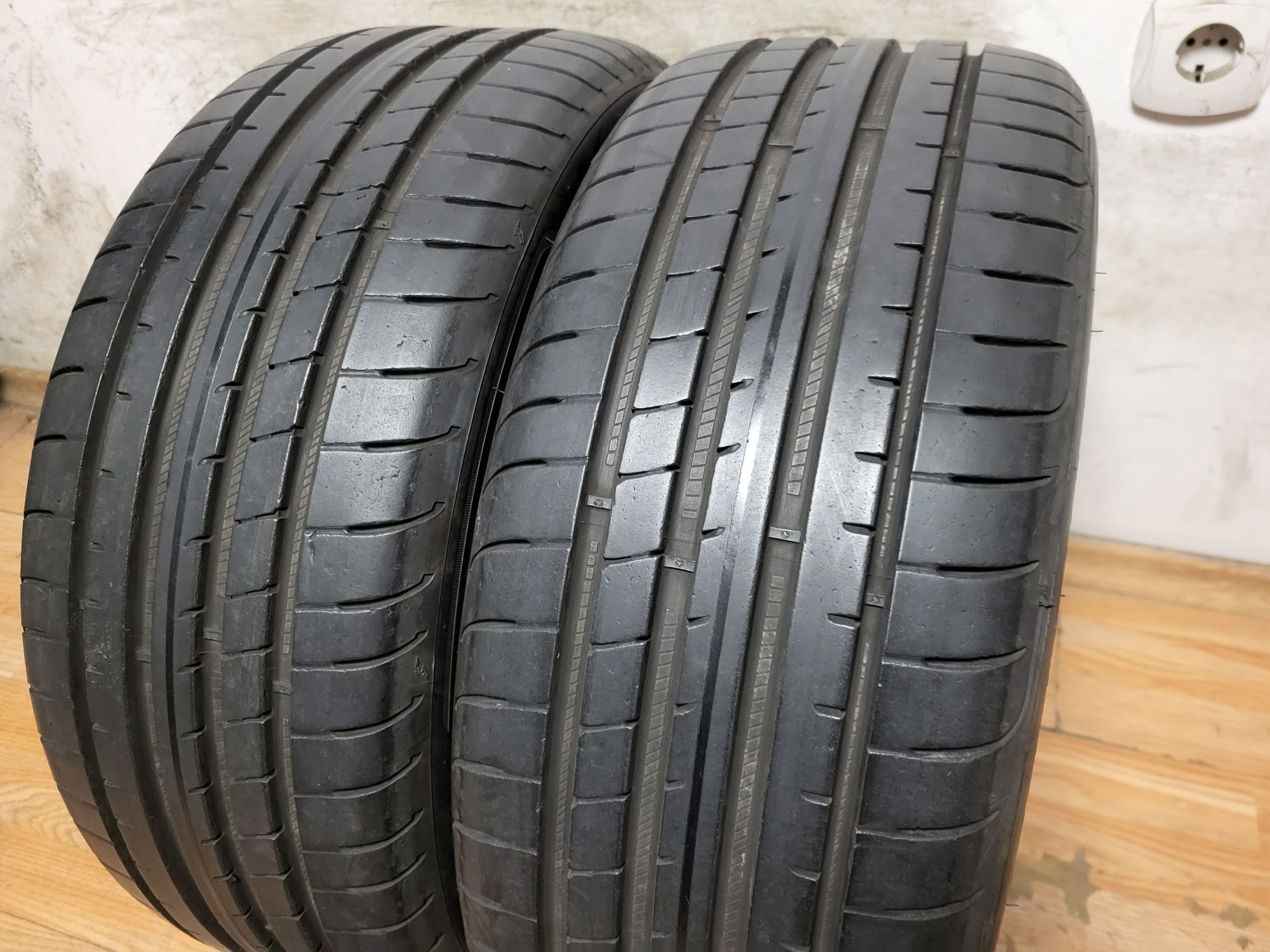 2 бр. 215/45/17 Dunlop / 2 бр. 215/40/17 летни гуми
