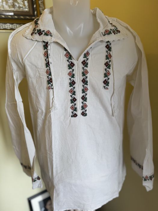 Cămași, ii, veste si brauri tradiționale– Artă autentică românească