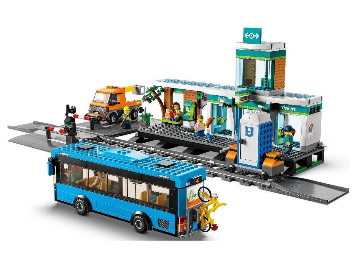 LEGO CITY - Железопътна гара 60335