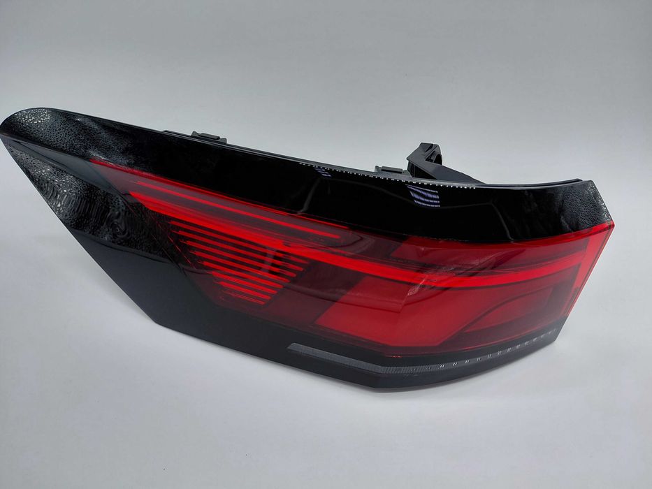 3J0945095L Нов Ляв Стоп VW Passat B9