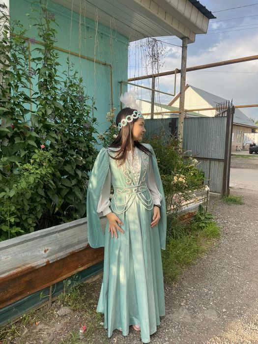 Срочно продам платья