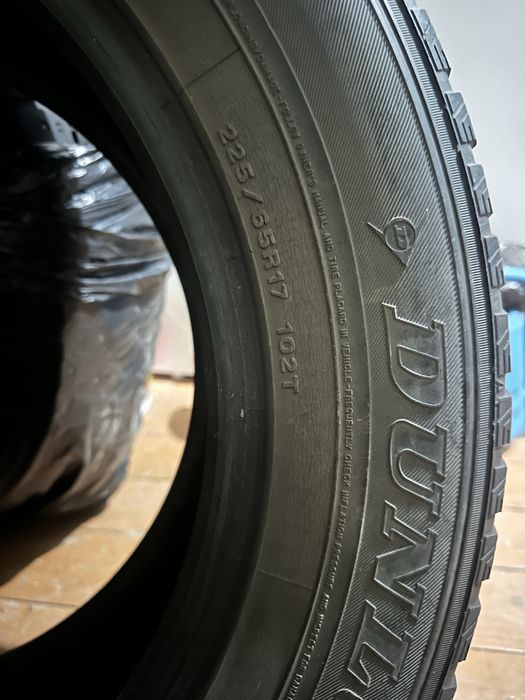 Продам шипованную резину 225/65/17 Донлап