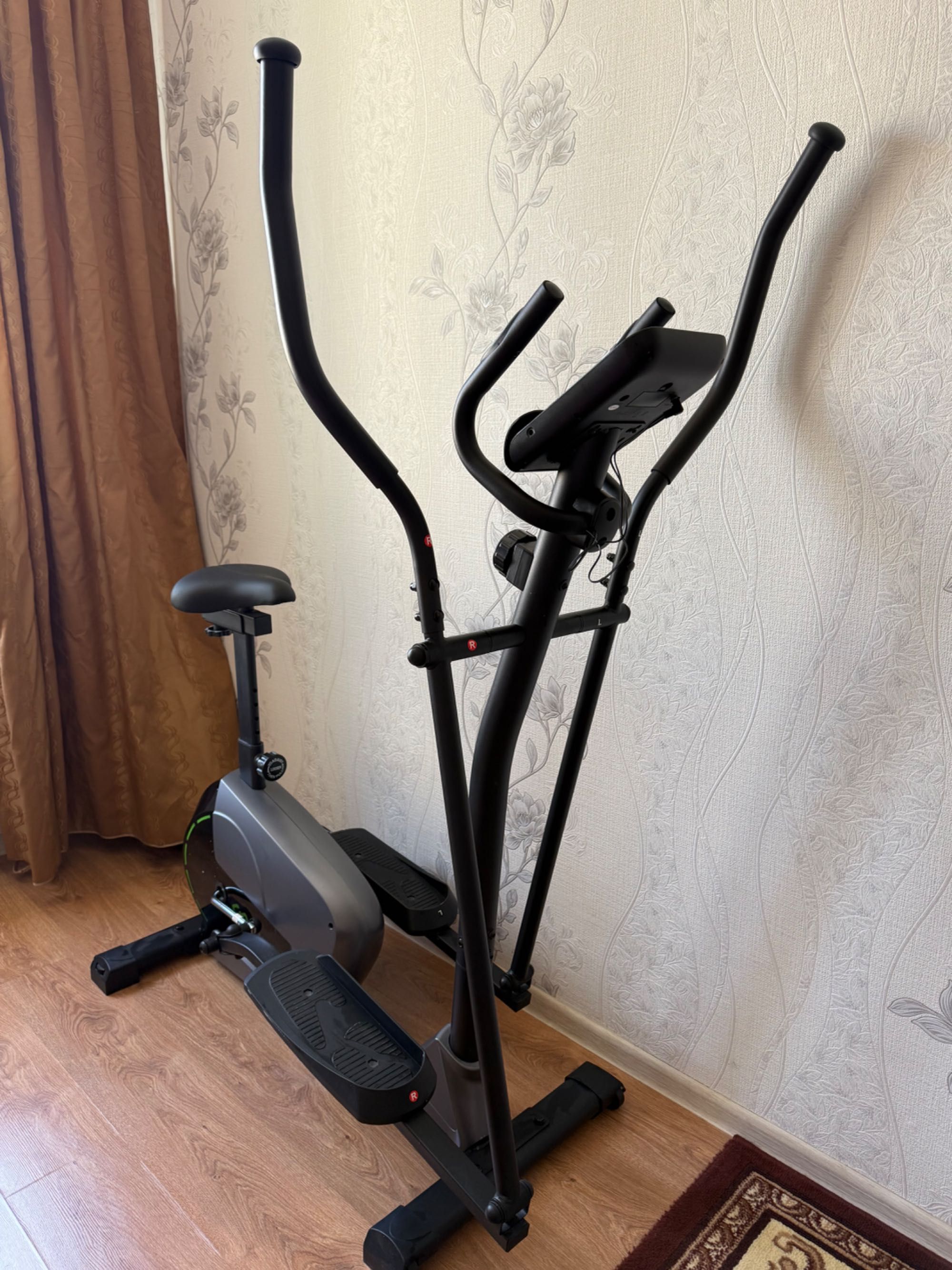 Эллиптичечкий тренажер GOFIT E-1124