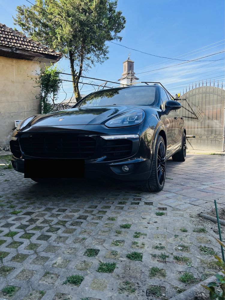 Porsche Cayenne GTS/black edition