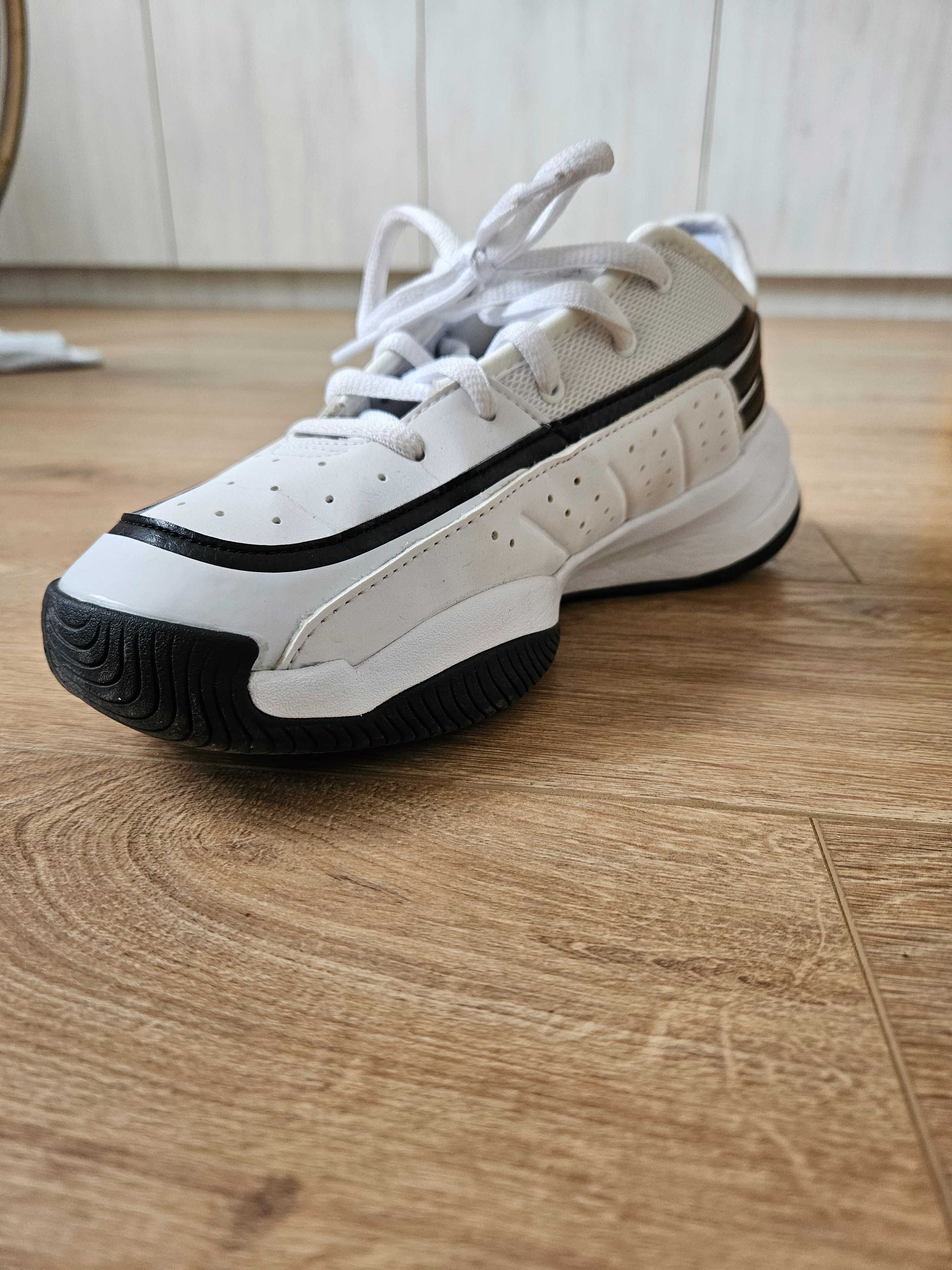 Спортни обувки от adidas