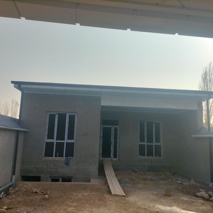 Uy sotuladi yangi uy