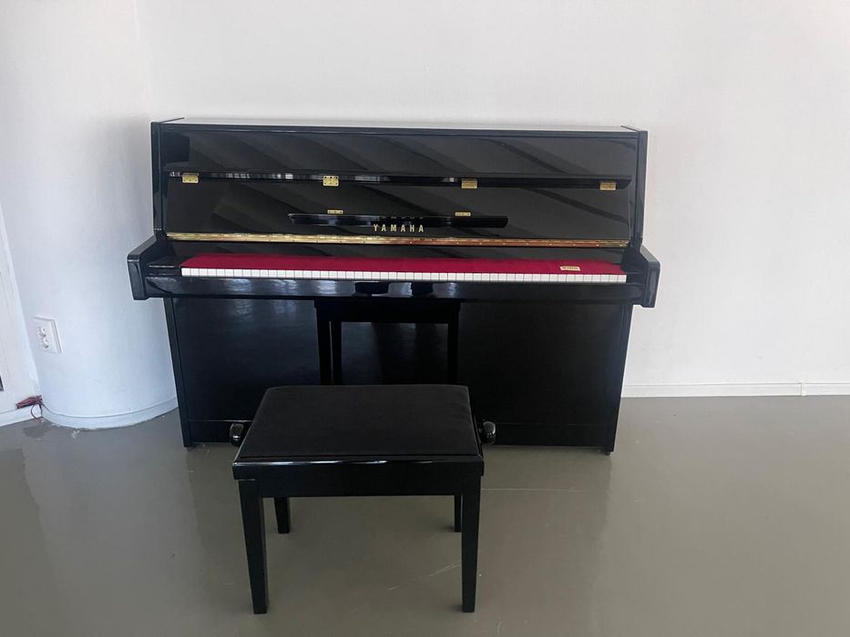 Pian Yamaha B1 PE