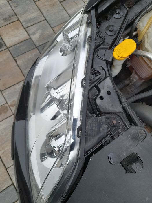 Faruri Far Stanga Dreapta Cu Lupă Renault Laguna III 3/2007-2010