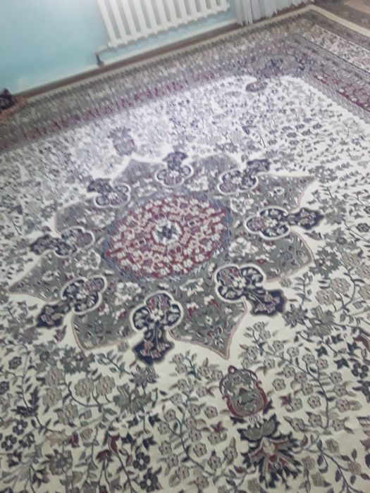 Gilamlar kelishilgan narxlarda sotiladi