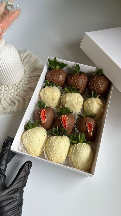 Клубника в шоколаде по сладким ценам