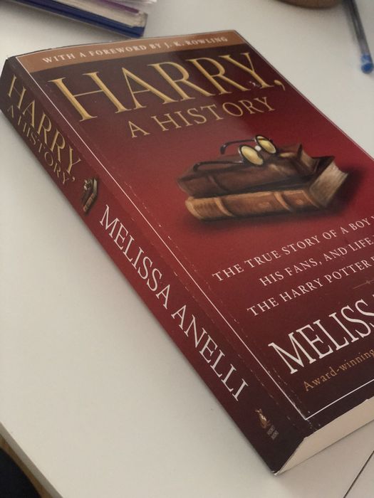 Carte - Harry, a history - Melissa Anelli (fan made Harry Potter book)