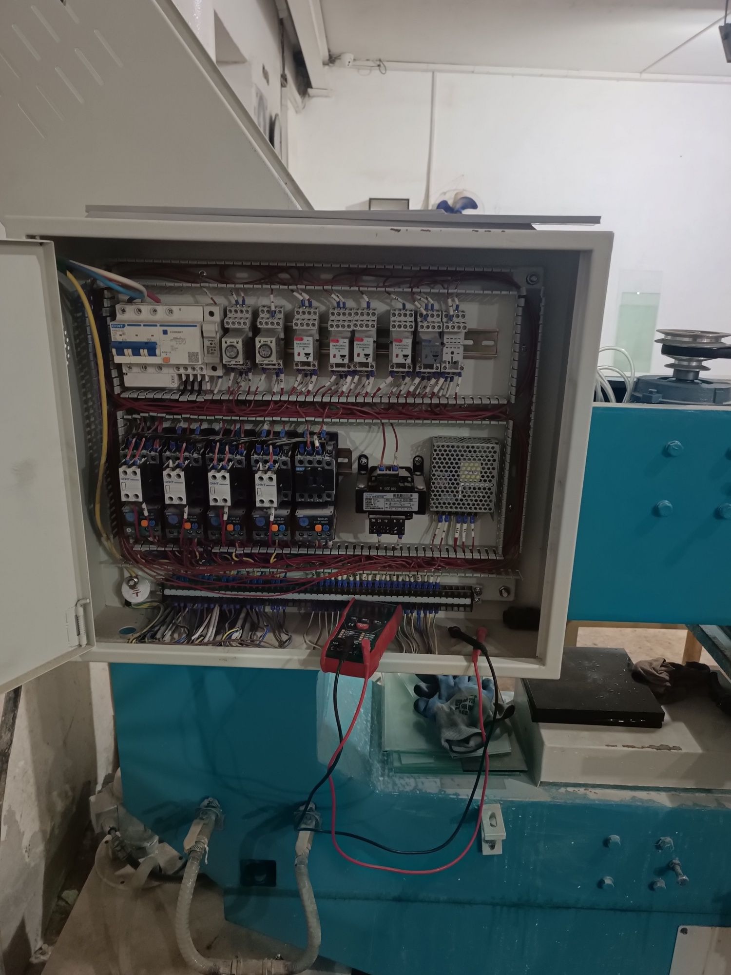 Har hil turdagi Elektirik hizmati.