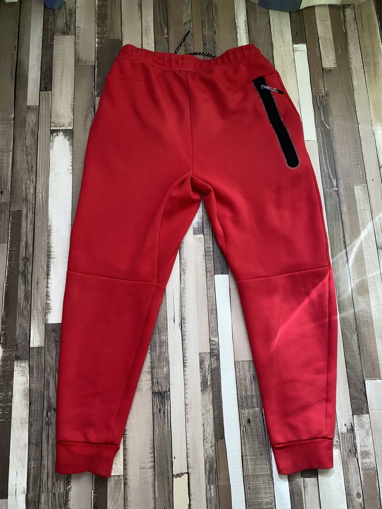 Compleu Nike Tech Fleece Red, size S
