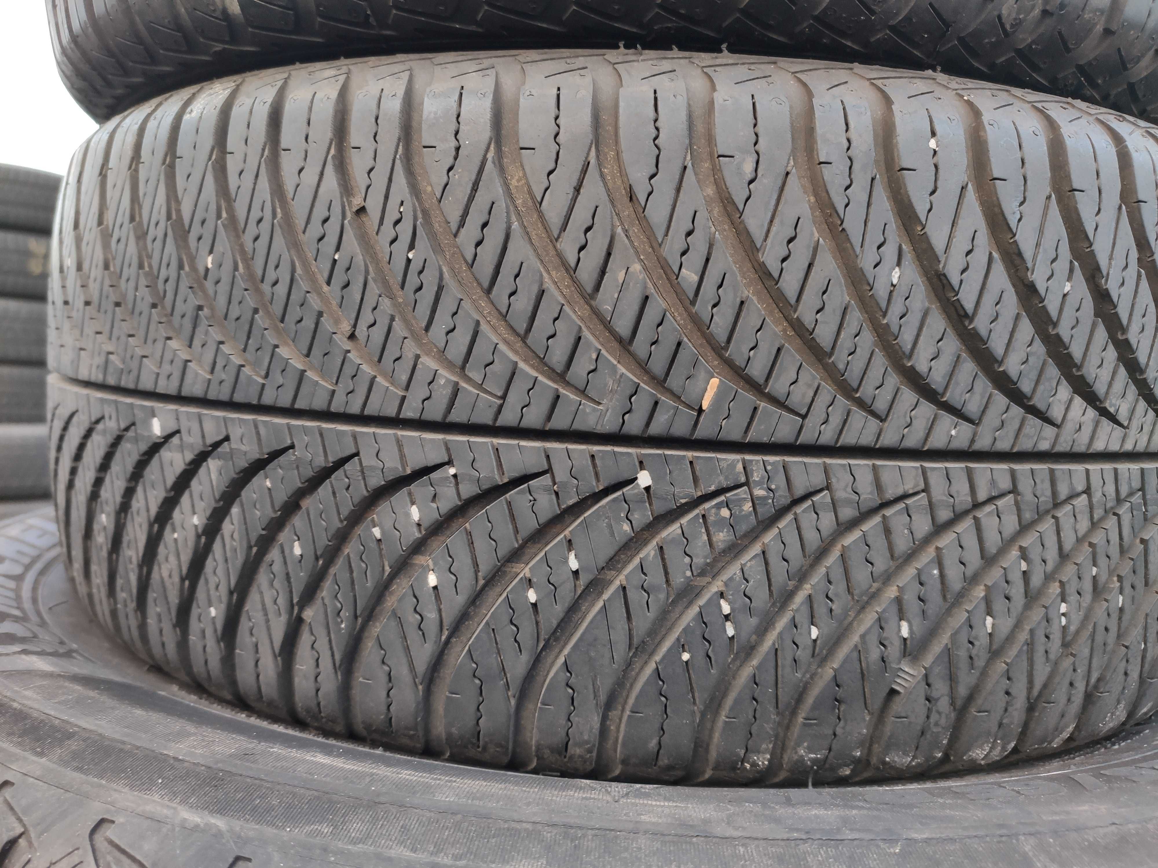 2бр Всесезонни гуми 195 50 15 - Goodyear