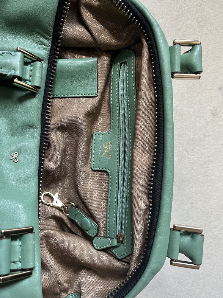 Дамска чанта ANYA HINDMARCH отестествена кожа.