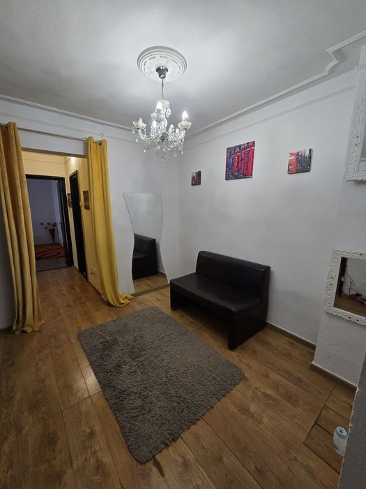 Inchiriez ap 2 camere centru PF