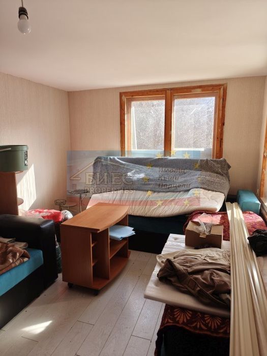 Продава се Къща в с. Углярци, Област Перник - 260 кв.м за 366 €/кв.м - Снимка #12