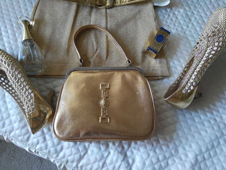 Обувки,VERSACE,златни ,летни,40 номер.Договаряне