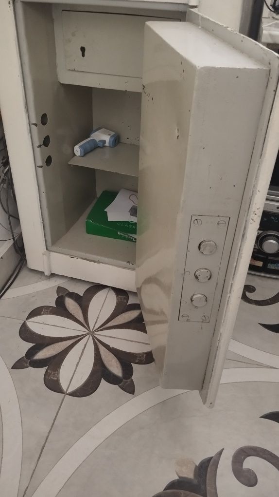 Срочно продам песочный сейф