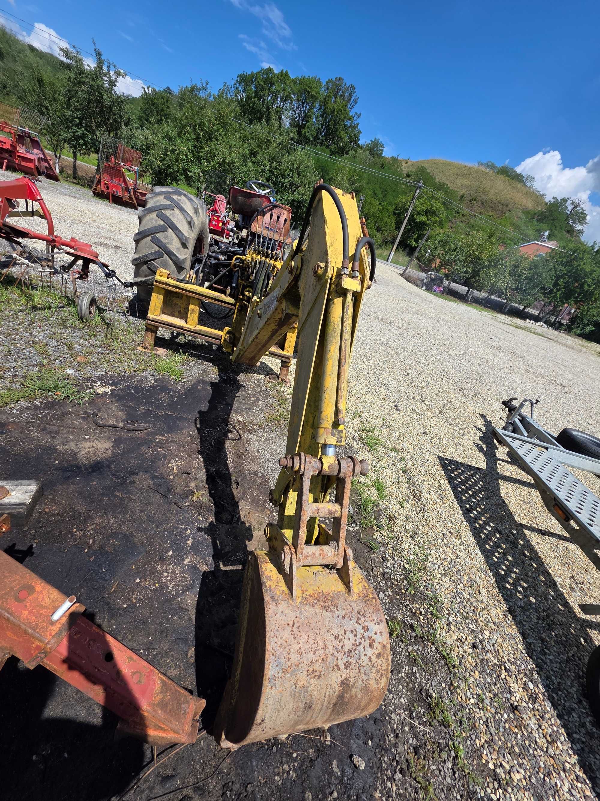 Brat excavator in tiranti la tractor original brat sapat in tiranti