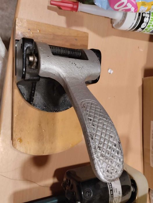 колекционерски канцеларски перфоратор