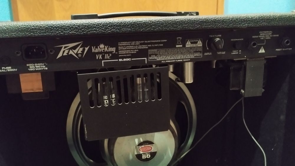 Лампов усилвател Peavey Valveking VK112 с wah педал