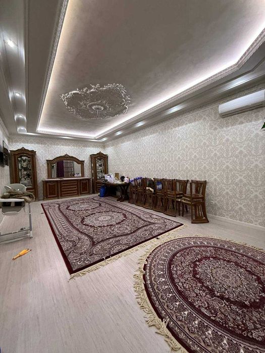 Уч кахрамон. Гулистонда Зор таййор  ховли 4-сотик. Сотилади. Срочно.