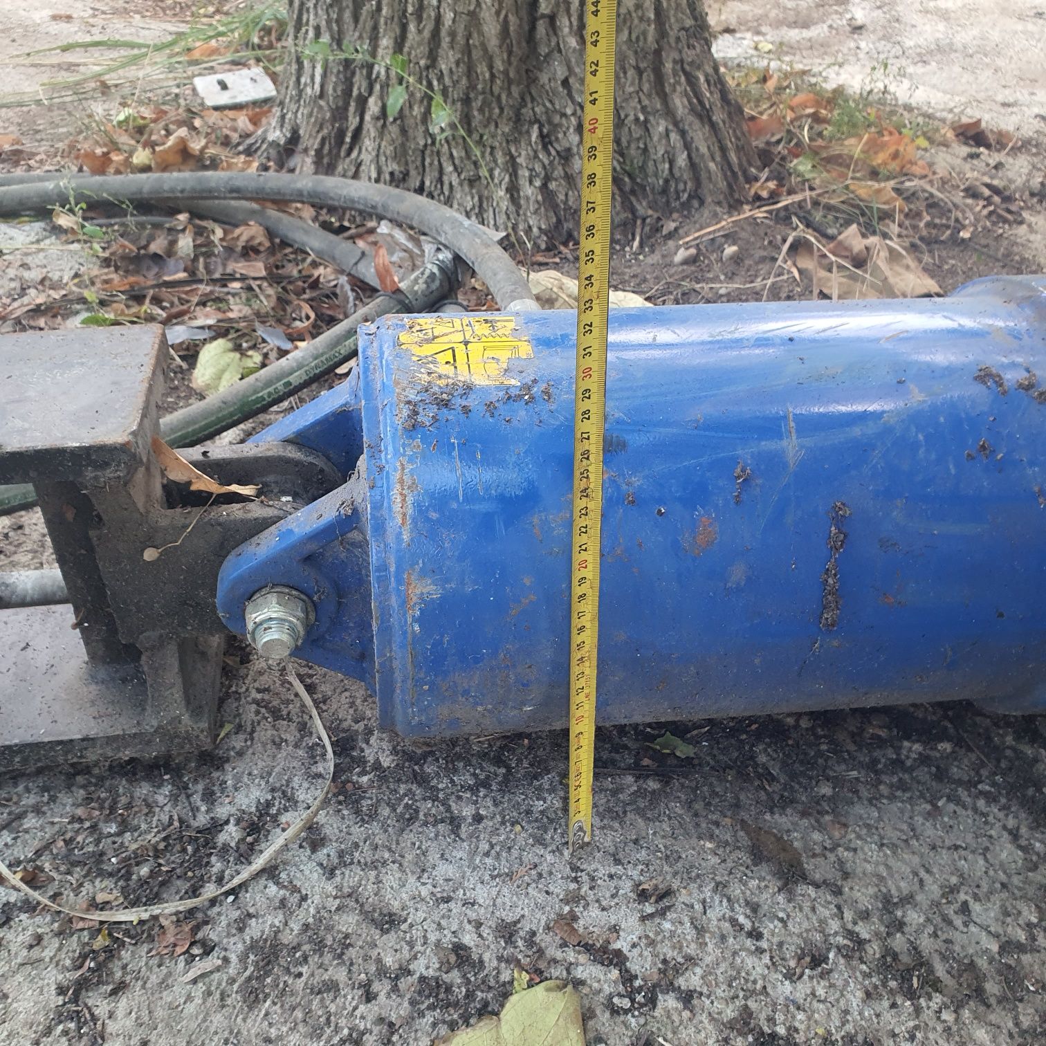 Vând foreză pentru buldoexcavator