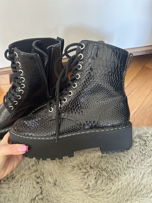 Чисто нови боти H&M