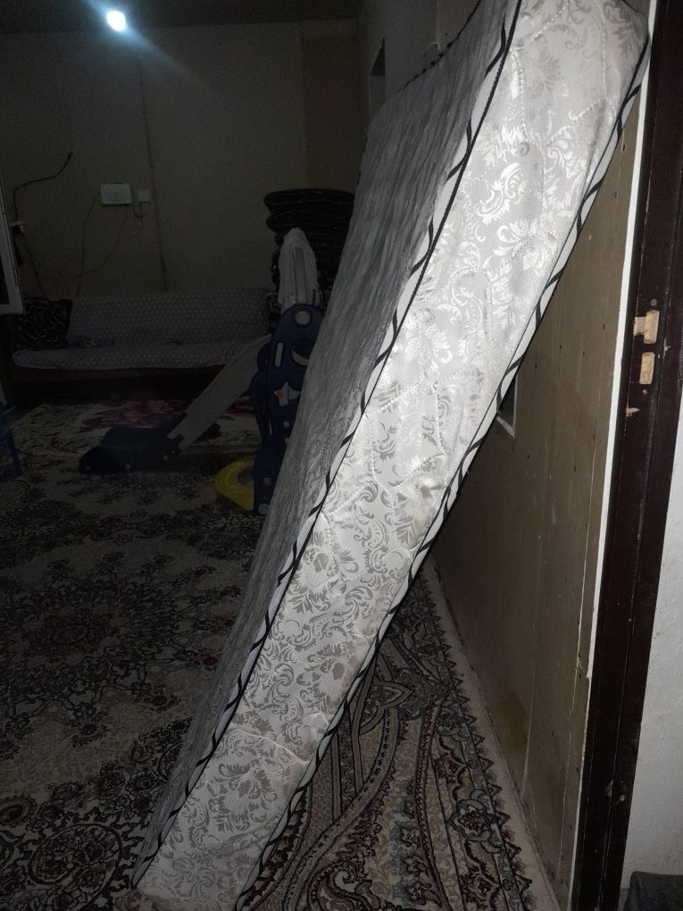 Matras sotiladi yotoqxona uchun