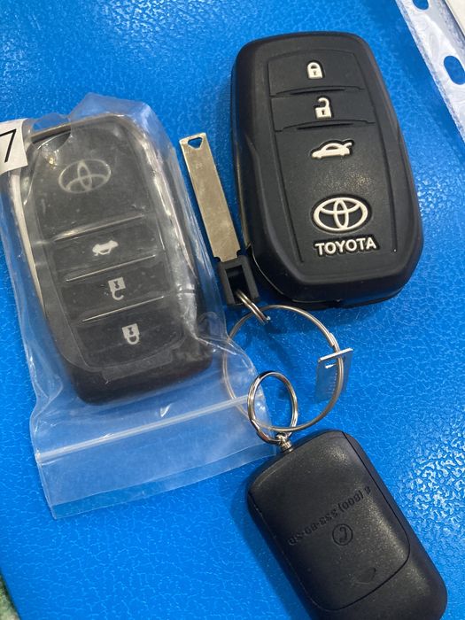 Продам ключ от Камри 55 2017 г Нави Н4