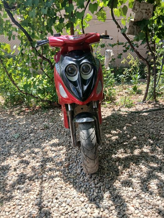 Vând scuter 49cc