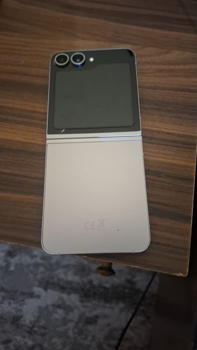 Смартфон самсунг флип 6