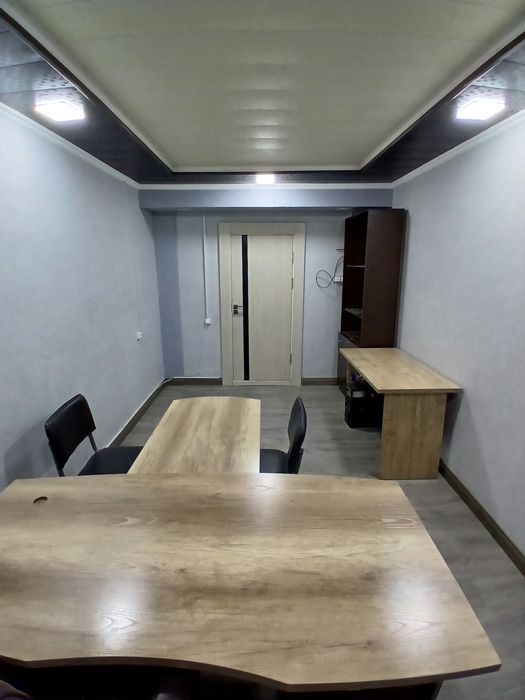 Аренд! Под офис 15м2. С мебелью. Ор-р Метро Новза. Вдоль дороги!