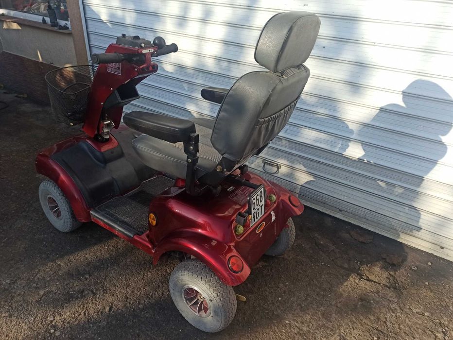 Електрически скутер (количка) за трудно подвижни хора (инвалиди)