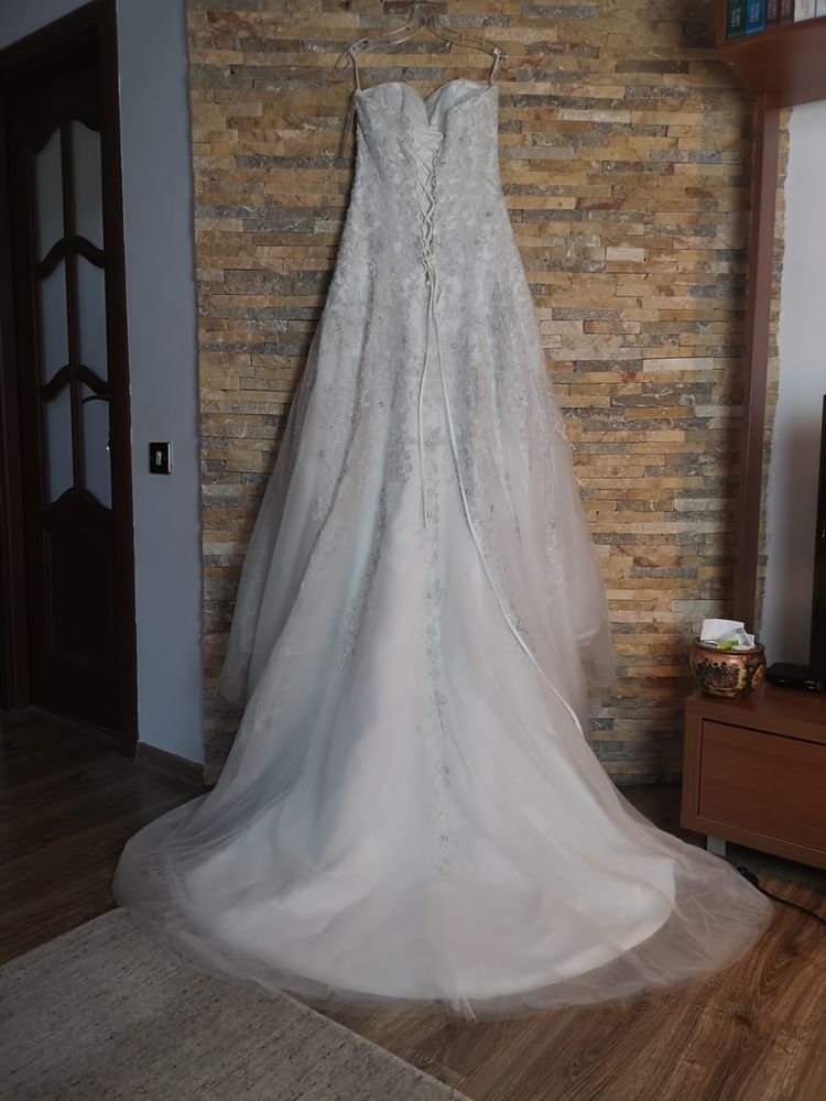 Vand rochie de mireasa Sophia Tolli marime M(10), fara bretele, A-line