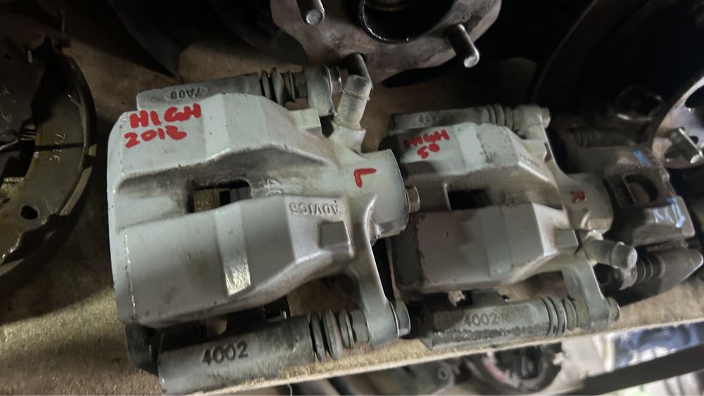 Задний суппорт Тойота Хайландер 14-19г