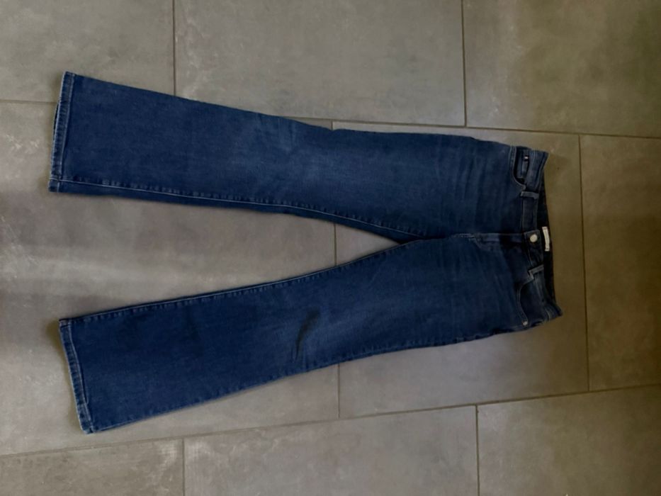 Blugi hilfiger, femei,  mărimea 29/30, preț 110 roni