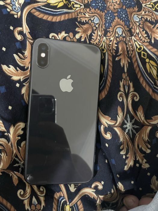 Iphone X rangi qora