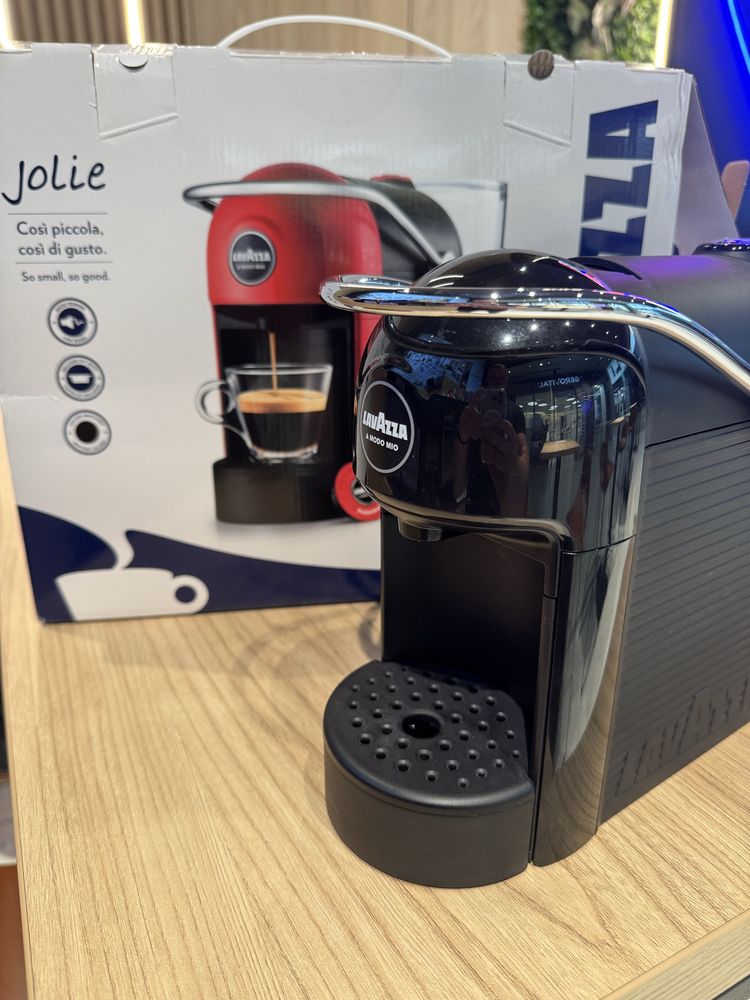 Espressor Lavazza A Modo Mio Jolie negru